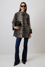 Carica l'immagine nel visualizzatore di Gallery, Camicia in cotone con polsini larghi a stampa leopardata
