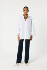 Carica l'immagine nel visualizzatore di Gallery, Camicia oversize con dettaglio in pizzo alle maniche – Misto cotone
