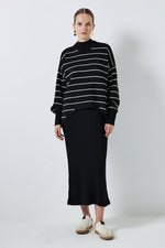 Carica l'immagine nel visualizzatore di Gallery, Set in maglia 2 pezzi: maglione e abito midi – maglia a strati a righe
