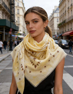 Carica l'immagine nel visualizzatore di Gallery, 46735-K12 Foulard grande carré 110*110 motivo bandana
