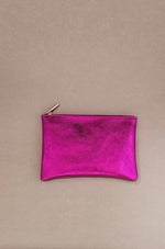 Carica l'immagine nel visualizzatore di Gallery, Pochette in pelle - M
