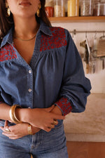 Carica l'immagine nel visualizzatore di Gallery, Camicia April
