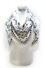 Carica l'immagine nel visualizzatore di Gallery, 45735-k15 Foulard grande quadrato 110x110 motivo bandana
