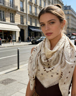 Carica l'immagine nel visualizzatore di Gallery, 46735-K12 Foulard grande carré 110*110 motivo bandana
