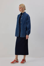 Carica l'immagine nel visualizzatore di Gallery, Giacca bomber utility oversize in denim – vestibilità relaxed
