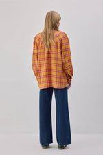 Carica l'immagine nel visualizzatore di Gallery, Giacca-camicia in tweed a quadri – Shacket oversize abbottonato
