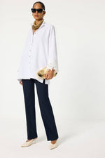 Carica l'immagine nel visualizzatore di Gallery, Camicia oversize con dettaglio in pizzo alle maniche – Misto cotone
