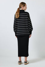 Carica l'immagine nel visualizzatore di Gallery, Set in maglia 2 pezzi: maglione e abito midi – maglia a strati a righe
