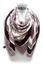 Carica l'immagine nel visualizzatore di Gallery, 46735-28 Foulard grande quadrato in lana con motivo Toile de Jouy
