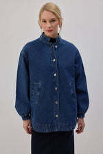 Carica l'immagine nel visualizzatore di Gallery, Giacca bomber utility oversize in denim – vestibilità relaxed
